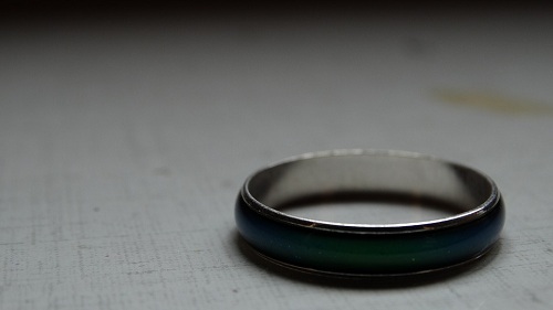 black ring